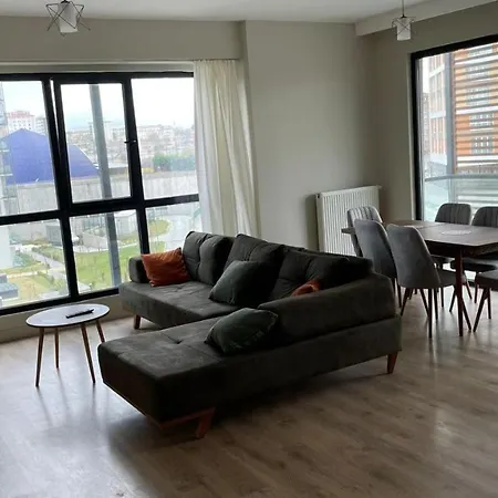 Luxury 3 Bedrooms Near Mall Of Apartamento