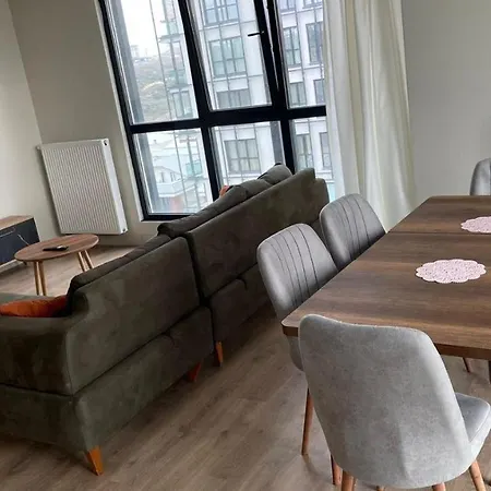 Luxury 3 Bedrooms Near Mall Of Apartamento