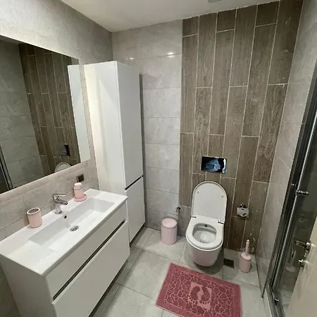 Luxury 3 Bedrooms Near Mall Of Apartamento